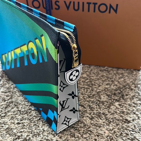 Louis Vuitton Toiletry 26 Pouch - Picture 3 of 9